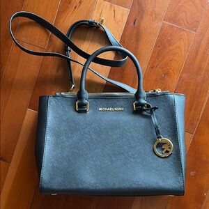 LIKE NEW Michael Kors Black Satchel Crossbody